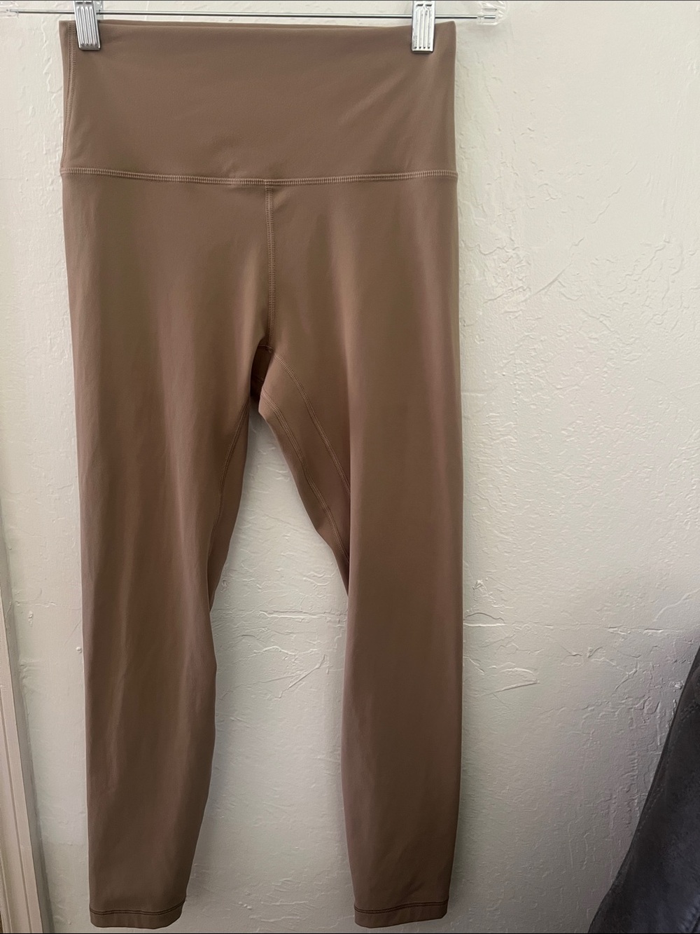 High-Waist Performance Leggings in Taupe size 8/10